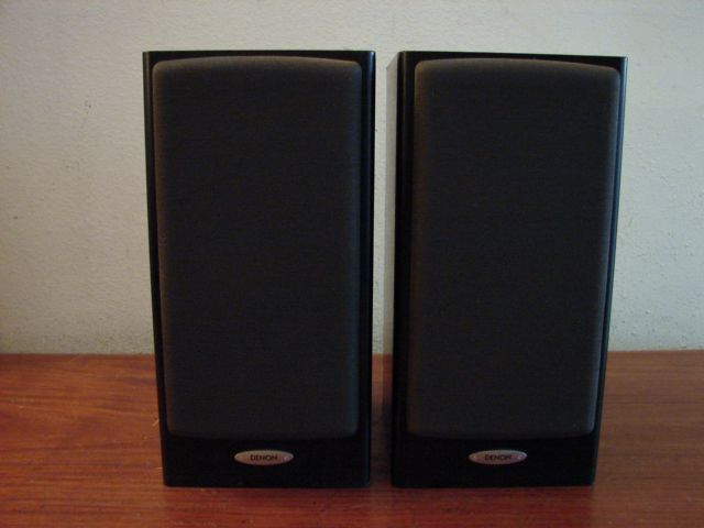 PAIR DENON USC 200 BOOKSHELF SURROUND SPEAKERS NICE  