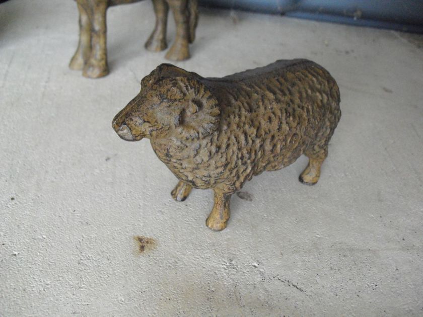 Unique Vintage Heavy Cast Iron Sheep Ram Figurine 3 1/4 Tall  