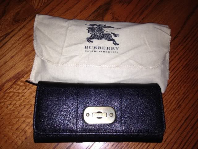 Authentic Burberry Large Twist Lock Wallet Black Leather New  