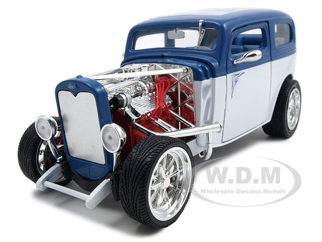 1931 FORD MODEL A CUSTOM BLUE/WHITE 118 DIECAST MODEL  