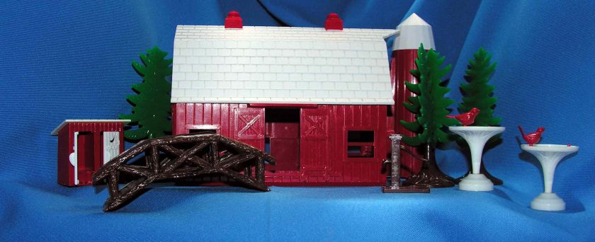   PLASTIC PLASTICVILLE BB BARN,OUTHOUSE,BRIDGE,BIRDBATH,TREES, XMAS PUTZ