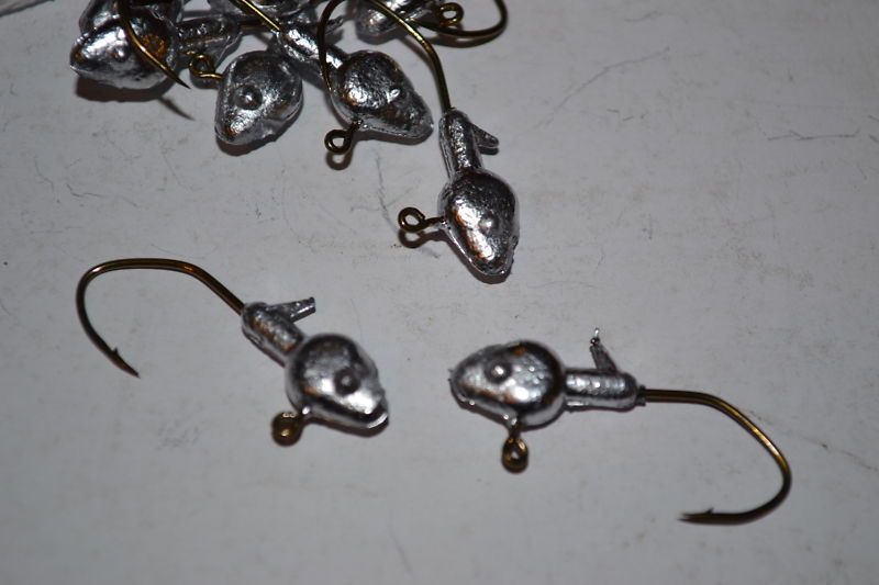 16 JIG HEADS #4 BRONZ SICKLE HOOK 100 CRAPIE BASS min  