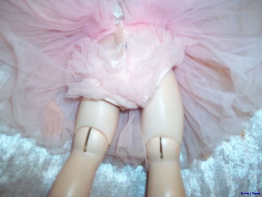 VINTAGE 16 ELISE BALLERINA IN PINK WITH MARYBEL FACE  