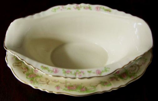 Syracuse DEARBORN Gravy Boat FEDERAL SHAPE  