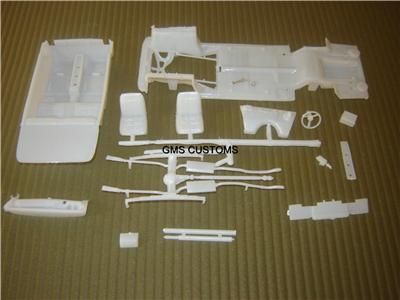 GLOW 1969 Dodge Charger Complete Chassis/Interior 1/25  