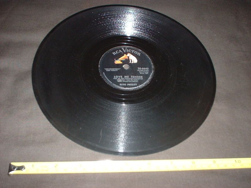   PRESLEY RCA VICTOR 20 6643 78RPM LOVE ME TENDER 9780806139449  