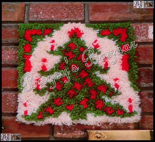 Vtg CHRISTMAS TREE Latch Hook Kit  Rug or Wall Hanging, Printed Canvas 