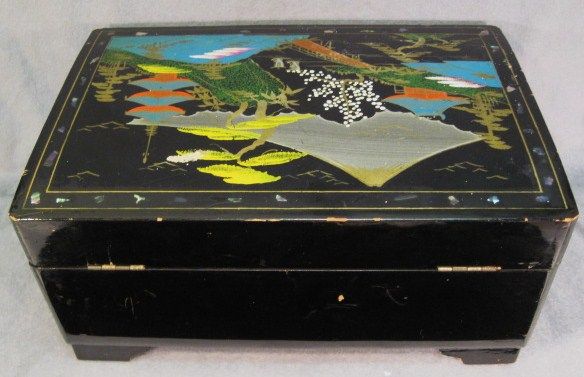 VTG JAPAN SCENIC BLACK LACQUER JEWELRY~MUSIC BOX~MOP  