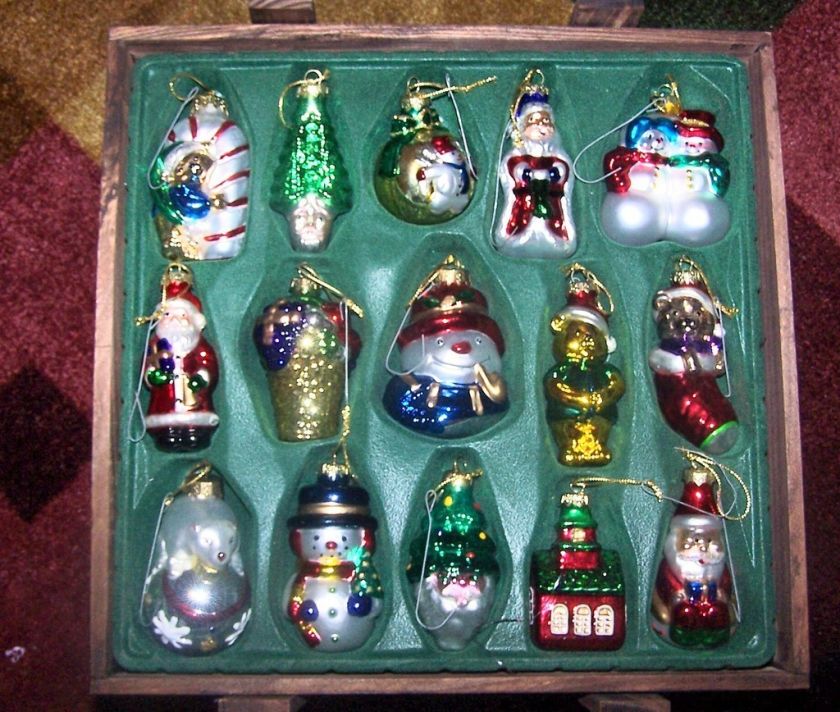 THOMAS PACCONI CLASSIC GLASS CHRISTMAS ORNAMENTS SET 30 PCS  