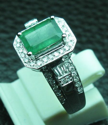 23CT SOLID 14K WHITE GOLD NATURAL EMERALD DIAMOND RING  
