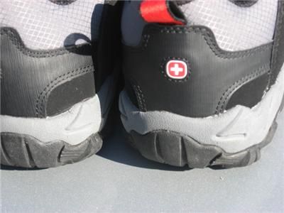 MENS SWISS GEAR SHOES SZ 9.5 M  