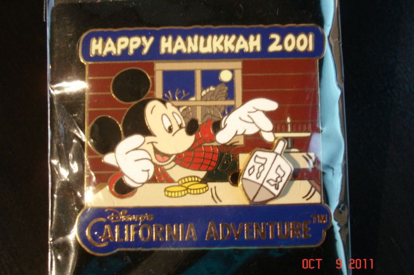 Disney Pin DCA   Happy Hanukkah 2001 (Mickey Mouse) LE2400  