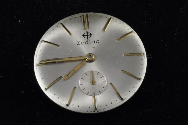 VINTAGE ZODIAC 17J WRISTWATCH MOVEMENT CALIBER 57  