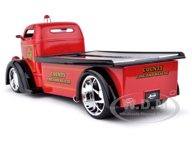 1947 FORD COE FIRE DEPARTMENT TOW TRUCK 1/24  