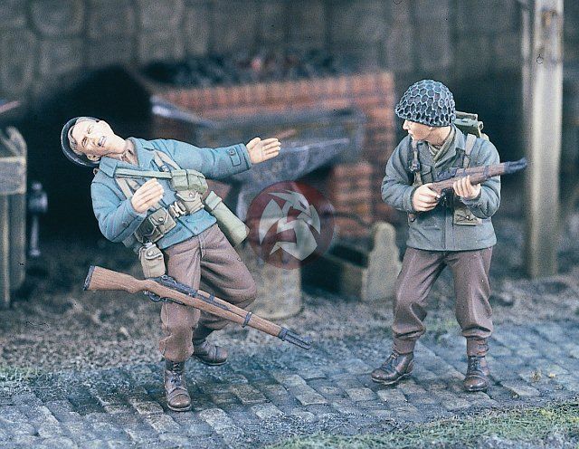 Verlinden 1/35 GI Down Europe 1944 (2 Figures) 1930  