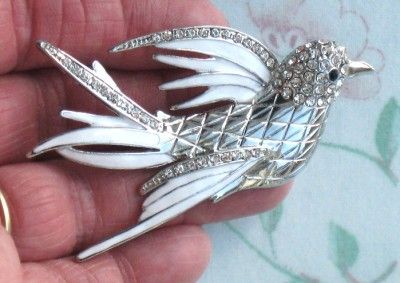   STYLE WHITE ENAMEL CRYSTALS EXOTIC BIRD SILVERTONE BROOCH PIN  