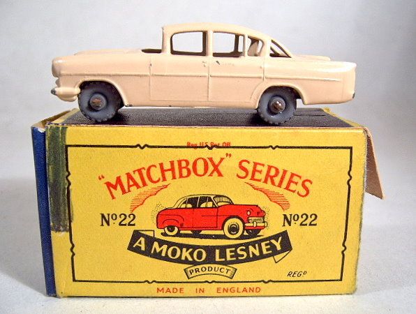 Matchbox RW 22B Vauxhall Cresta pink body 1st version  