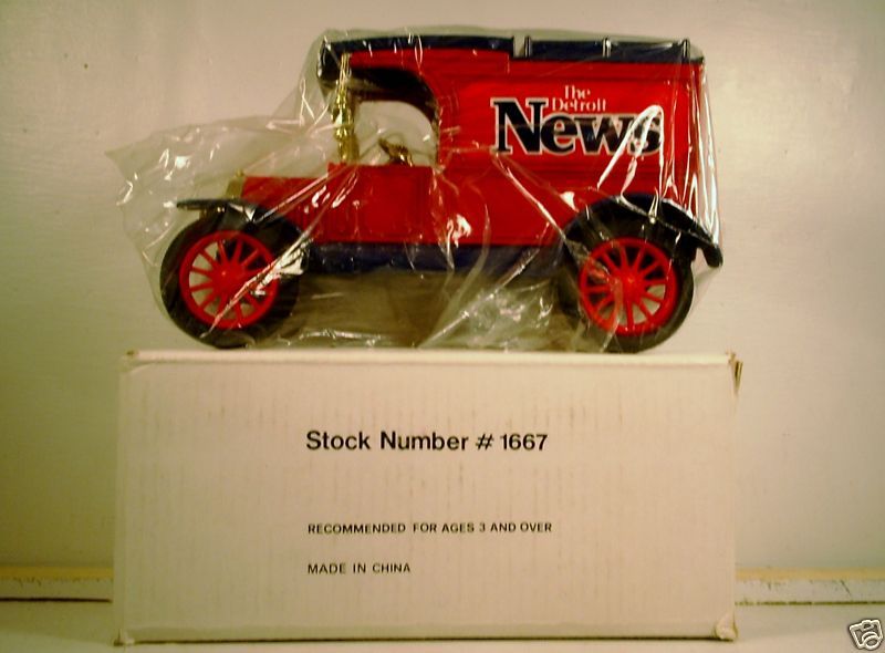 ERTL 1913 FORD MODEL T DELIVERY VAN DETROIT NEWS BANK  