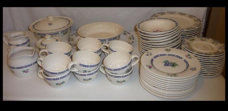   or many pieces unused set of pfaltzgraff sunbury grove dinnerware this