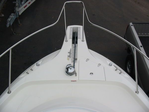 30 BOSTON WHALER 2005 CONQUEST 305 WITH 4 STROKE MERCURY VERADOS 30 